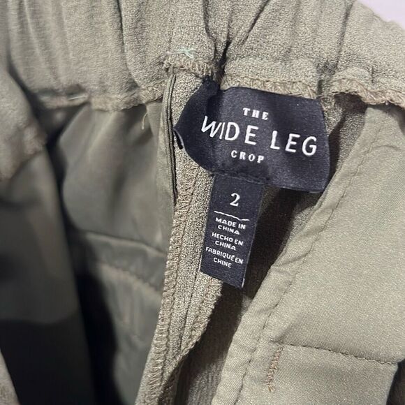 WHBM the wide leg crop green size 2 - Picture 7 of 11